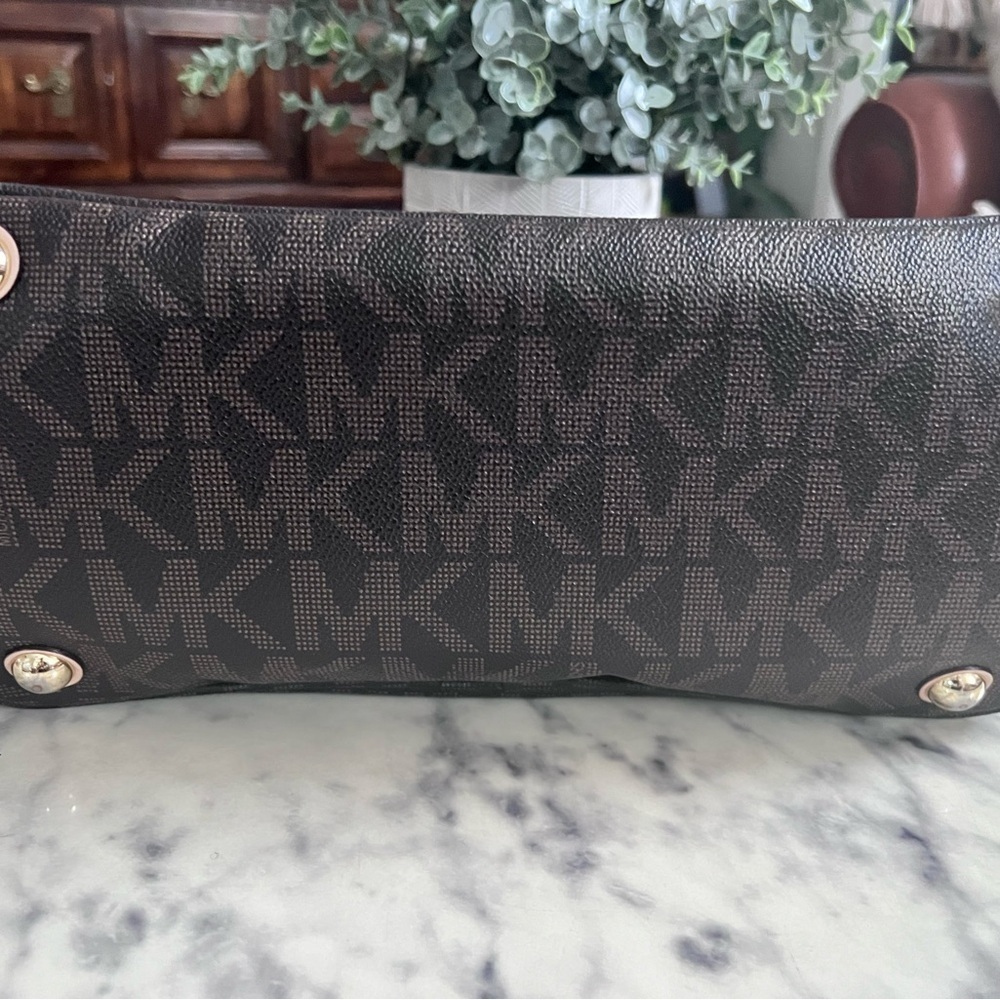 Authentic Michael Kors tote dark brown tan purse handbag shoulder bag - Picture 5 of 13